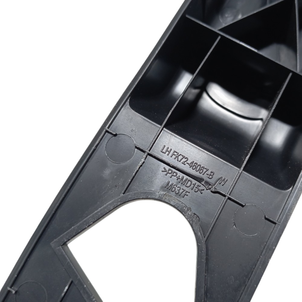 Moldura Esquerda Porta Malas Discovery Sport 2020 V680 6