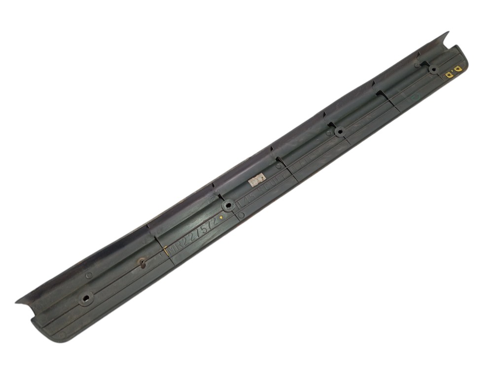 Soleira Dianteira Direita Mitsubishi Pajero Sport 2004 V319 3