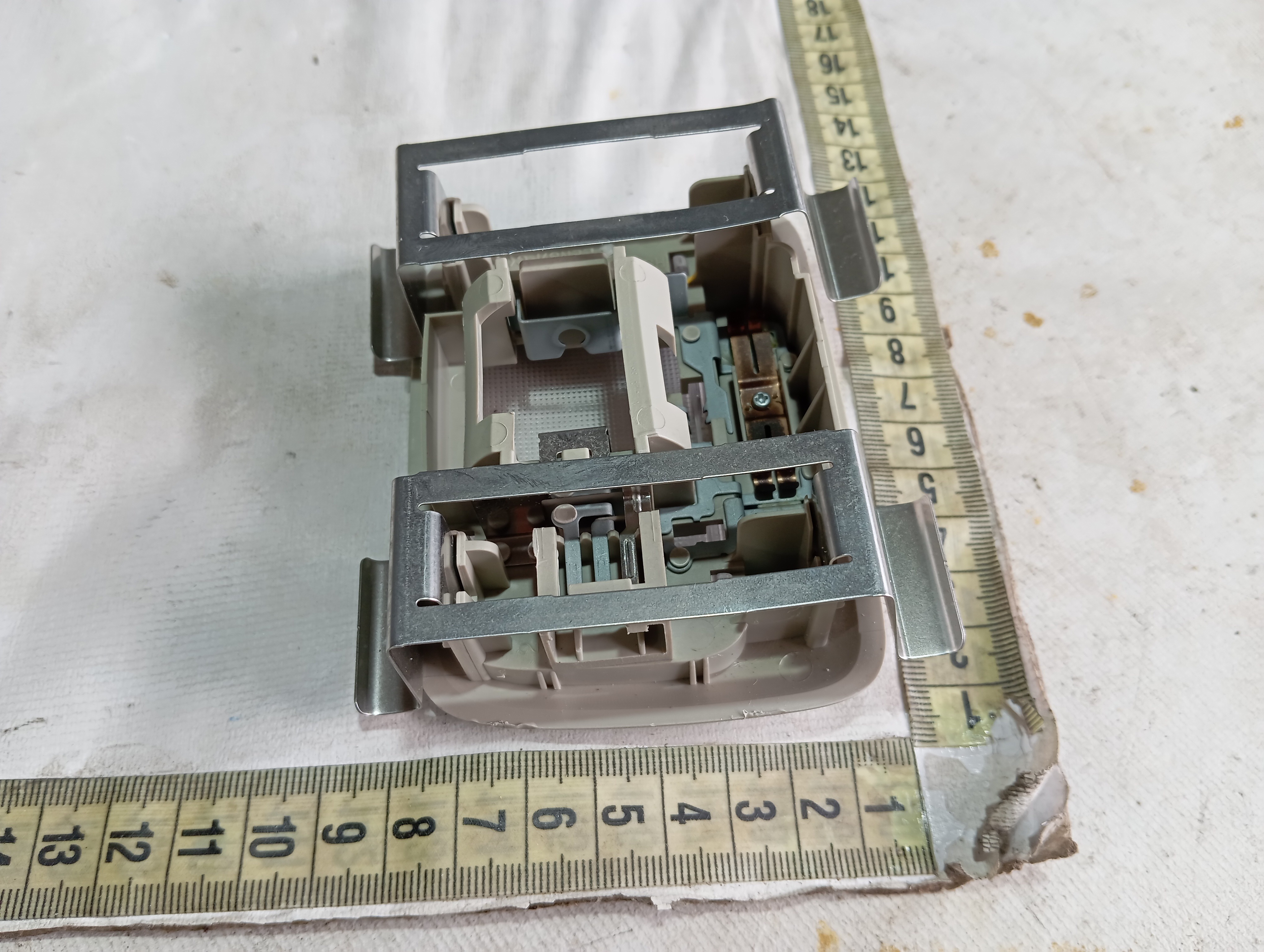 Luz Cortesia Traseira Central Teto Pajero Full 2020 V599 8