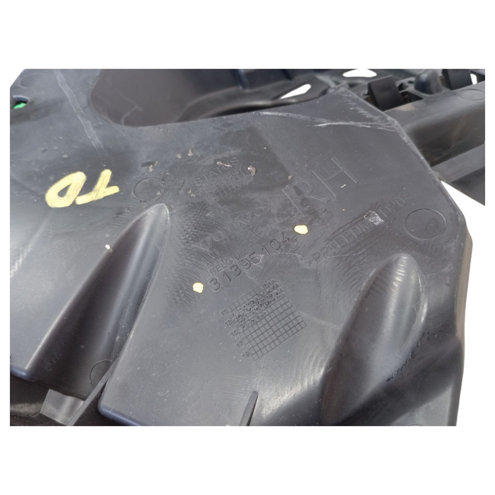 Guia Direito Parachoque Traseiro Volvo V40 T3 2013 2019 V652 6