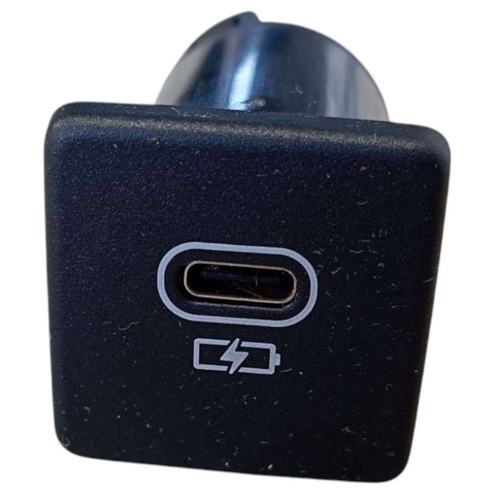 Entrada Usb Land Rover Defender 2022 V645 3