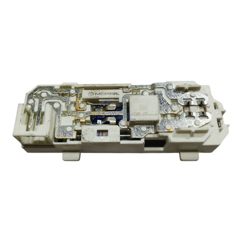 Luz Cortesia Traseiro Esquerdo Ram Rampage 2023 2025 V659 6