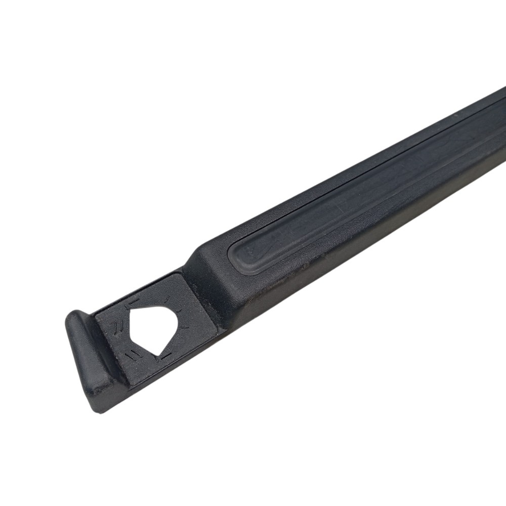 Moldura Esquerda Porta Malas Discovery Sport 2020 V680 3