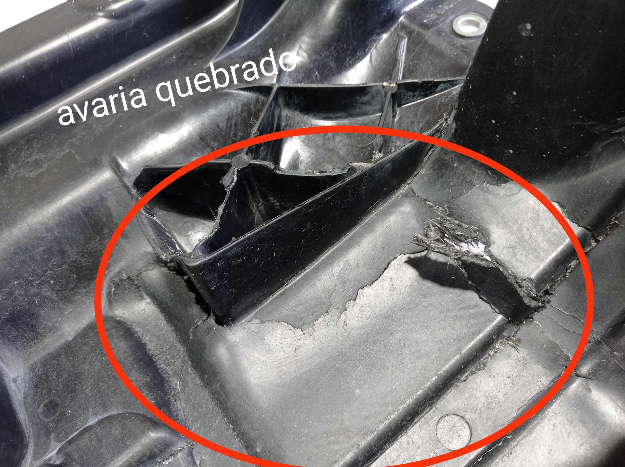 Protetor Esquerdo Tanque Combustível Range Rover Vogue V583 8