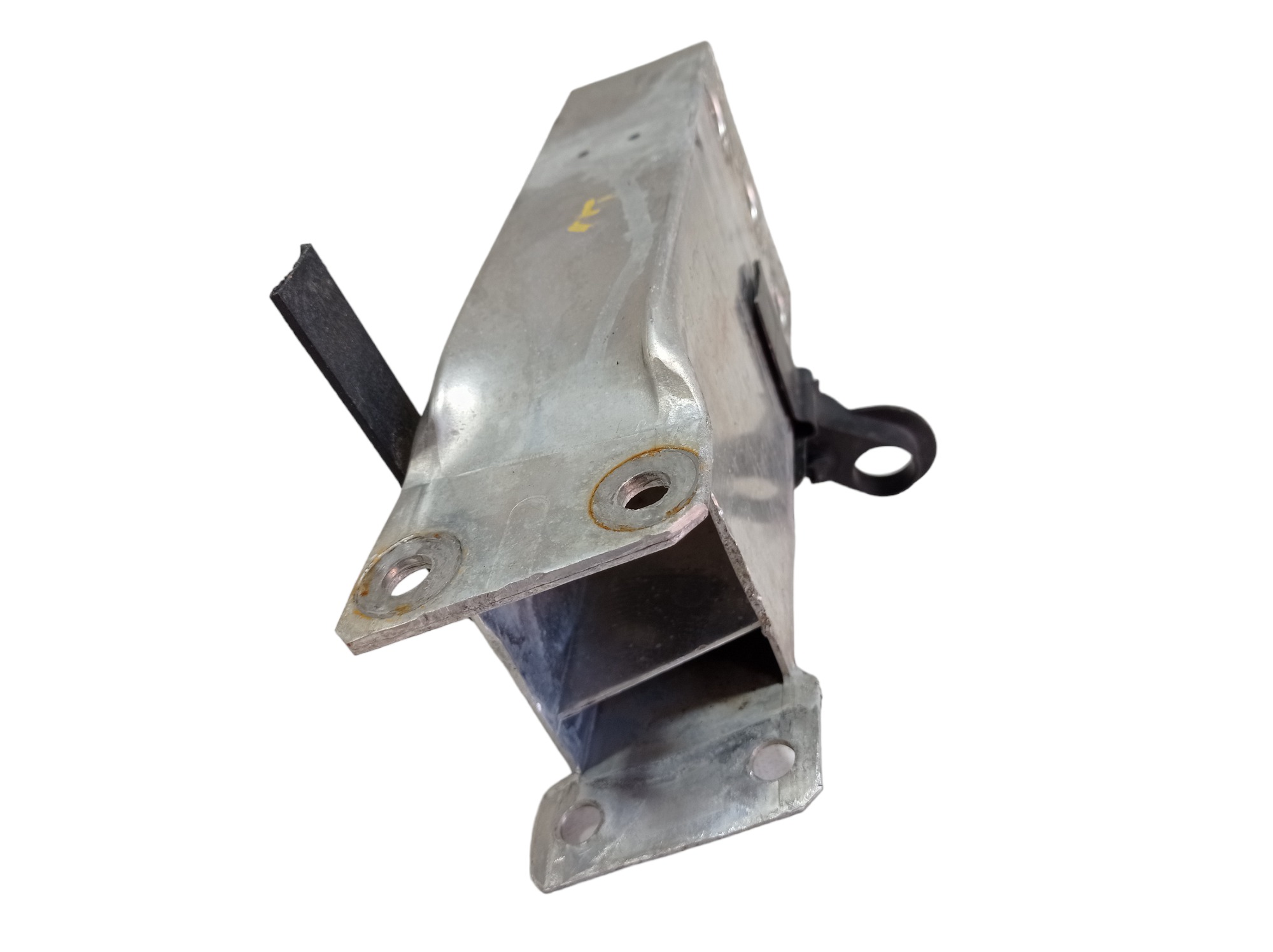 Suporte Esquerdo Para Choque Dianteiro Gla 200 2016 V568 5