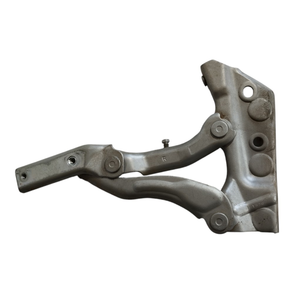 Dobradiça Direita Capô Mercedes B180 2010 V630 6