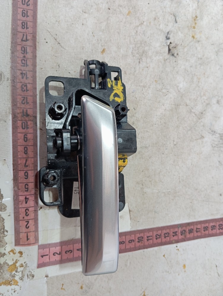 Maçaneta Int Porta Esquerda Land Rover Defender 2022 V645 Dianteira 9