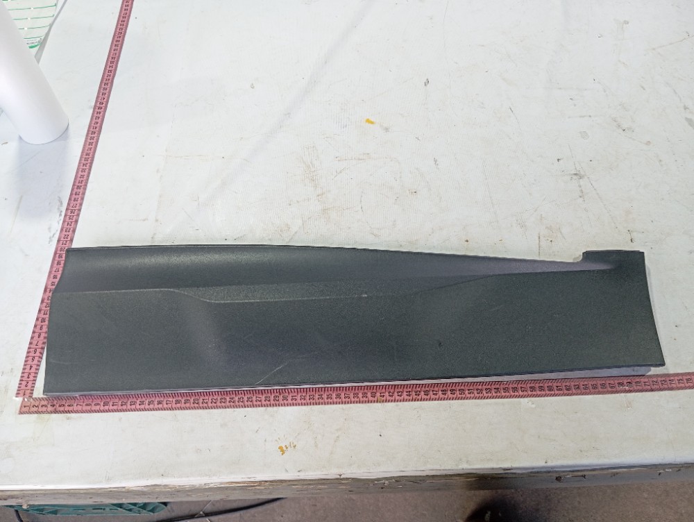 Moldura Porta Traseira Esquerda Gm Tracker 2020 2025 V627 9