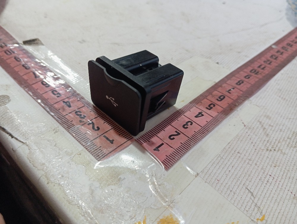 Suporte cabo tomada USB Gwm Haval GT 2024 V636 8