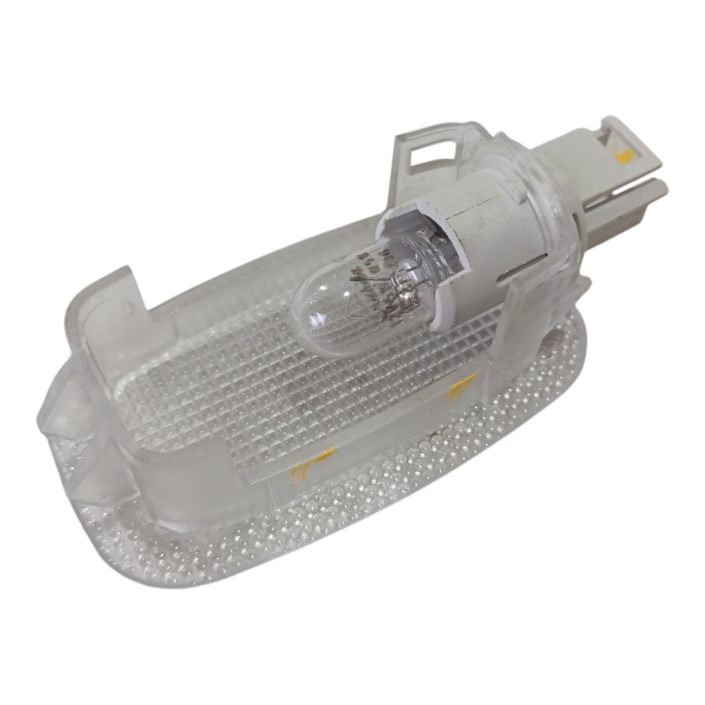 Luz Cortesia Mercedes B180 2010 V630 5