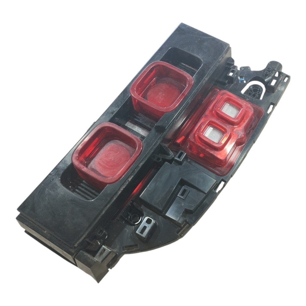 Lanterna Esquerda Land Rover Defender 2022 V645 7