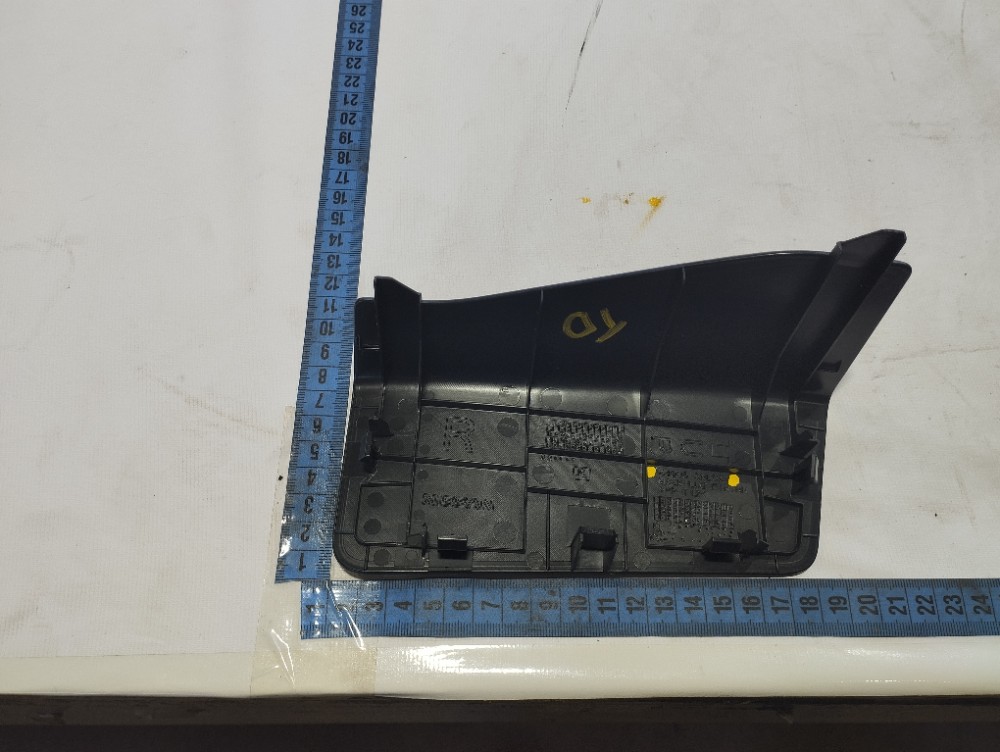 Acabamento Moldura Traseira Direita Nissan Leaf 2023 V632 7