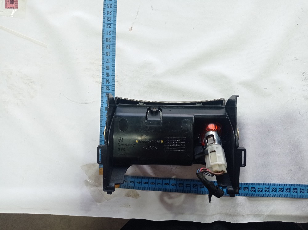 Cinzeiro Porta Treco Dianteiro Vw Passat 2001  V300 8