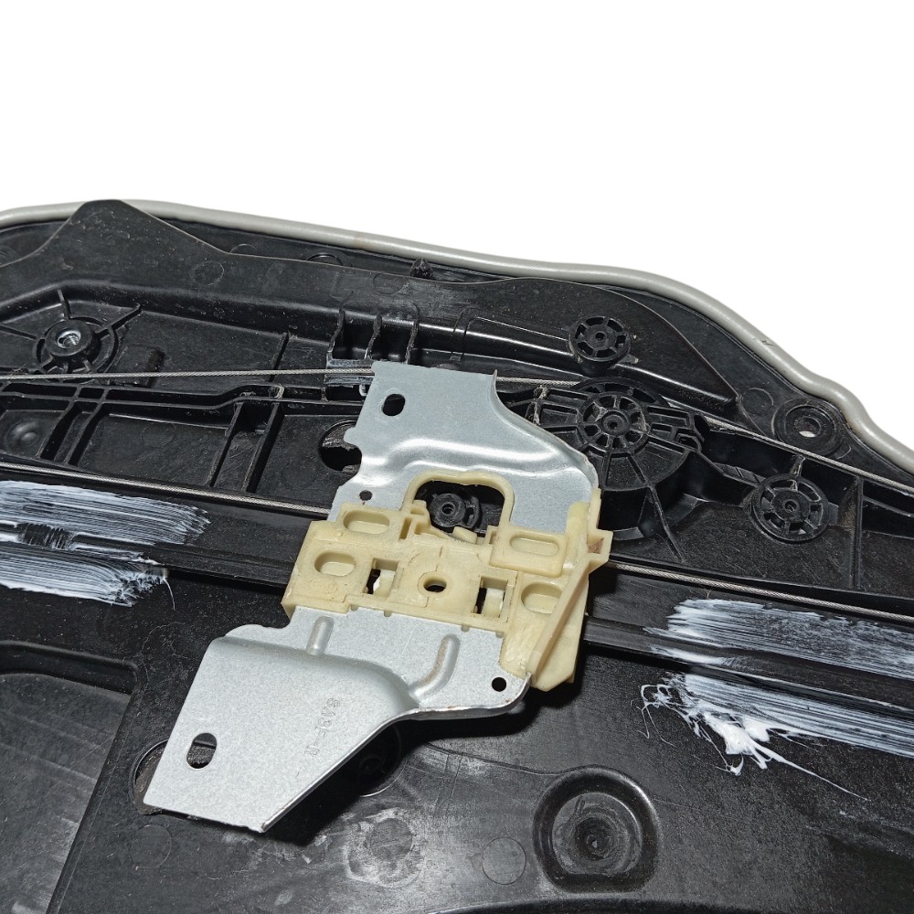 Suporte máquina vidro porta tra direita Byd Song Pro 24 V674 6