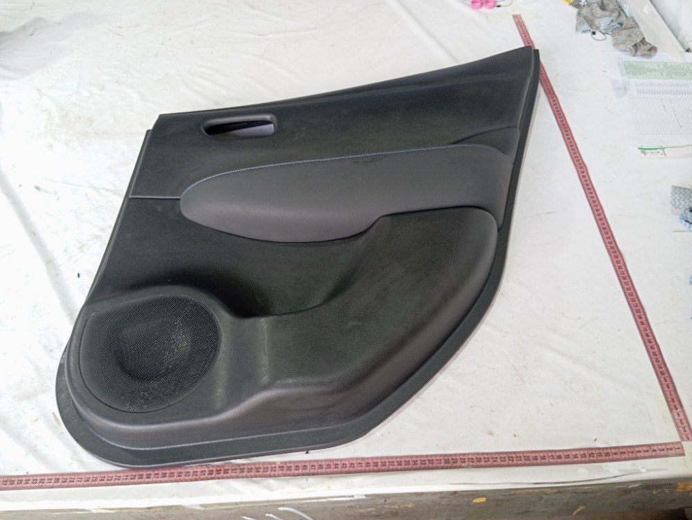 Forro Porta Traseira Direita Nissan Leaf 2023 V632 10