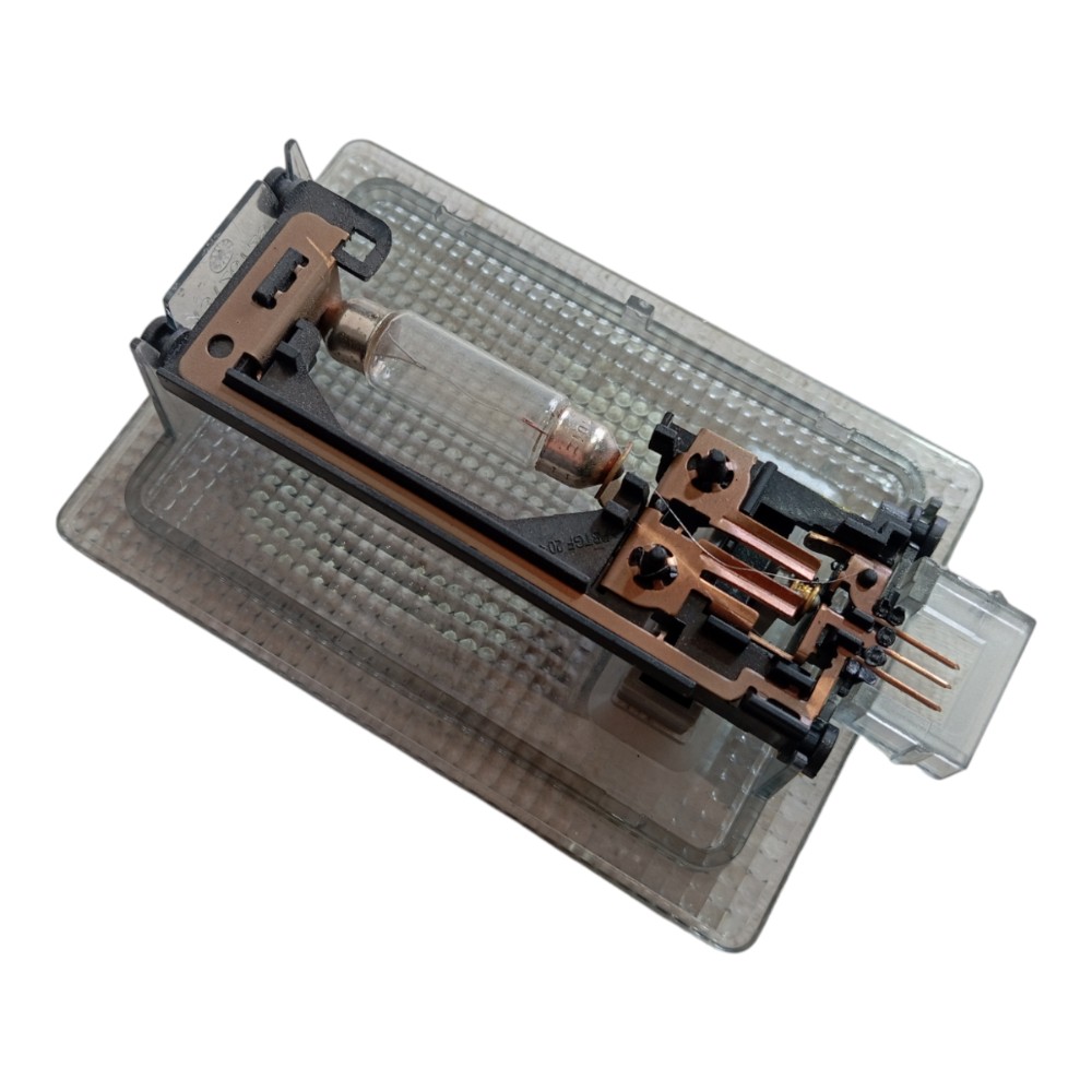Luz Cortesia Teto Gm Tracker 2020 2025 V627 3