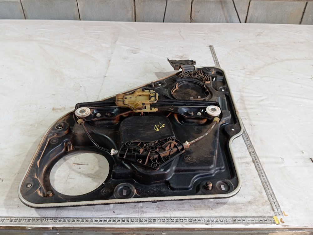 Suporte Vidro Porta Tras Direita Jeep Grand Cherokee 14 V607 8