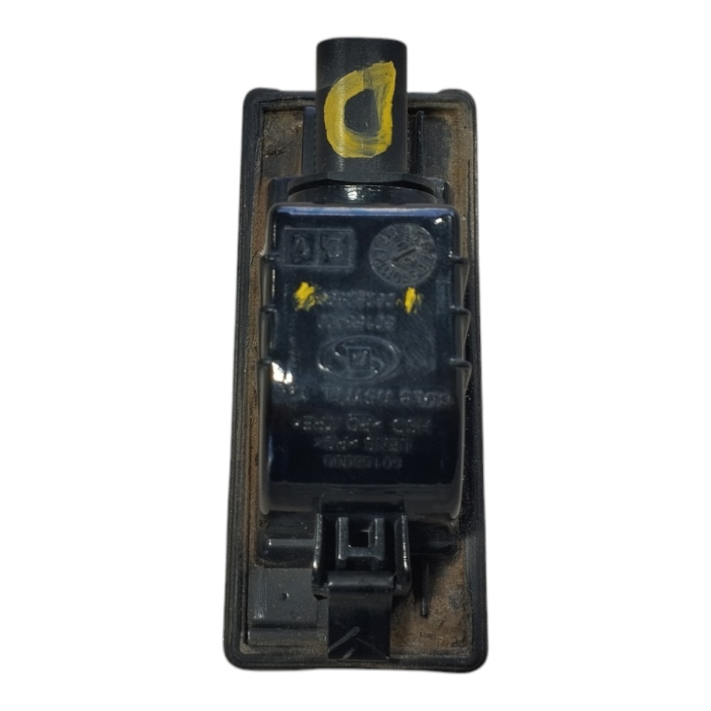Luz Placa Gm Tracker 2020 2025 V627 6