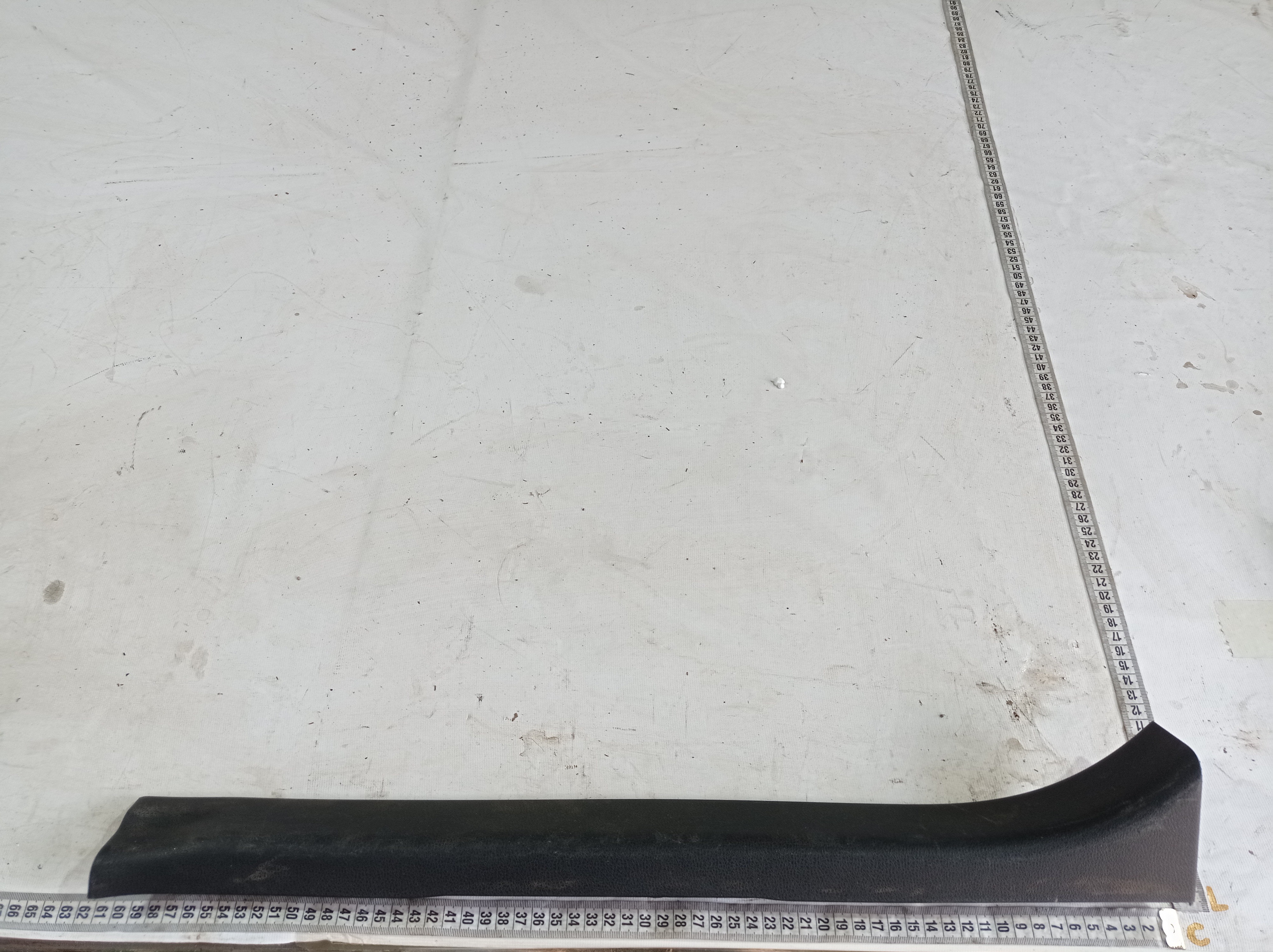 Soleira Dianteira Direita Nissan Leaf 2022 V589 Preto 10