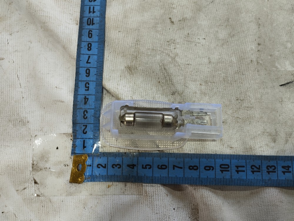 Luz Cortesia Mercedes B180 2010 1.7 V630 7