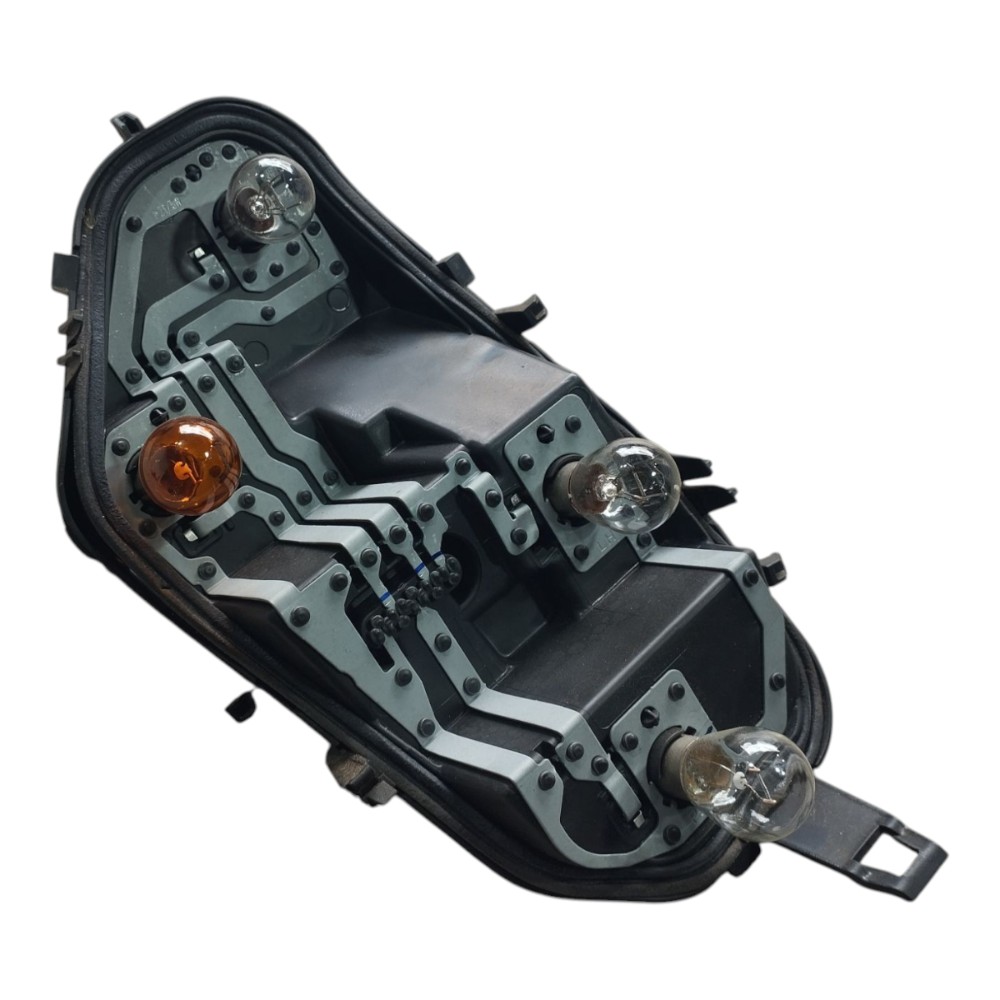 Circuito Lanterna Traseiro Esquerdo Fiat Mobi 2025 V654 10