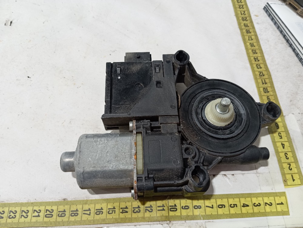 Motor Máquina Vidro Porta Trase Esq Rampage Rt 2023 25 V664 5