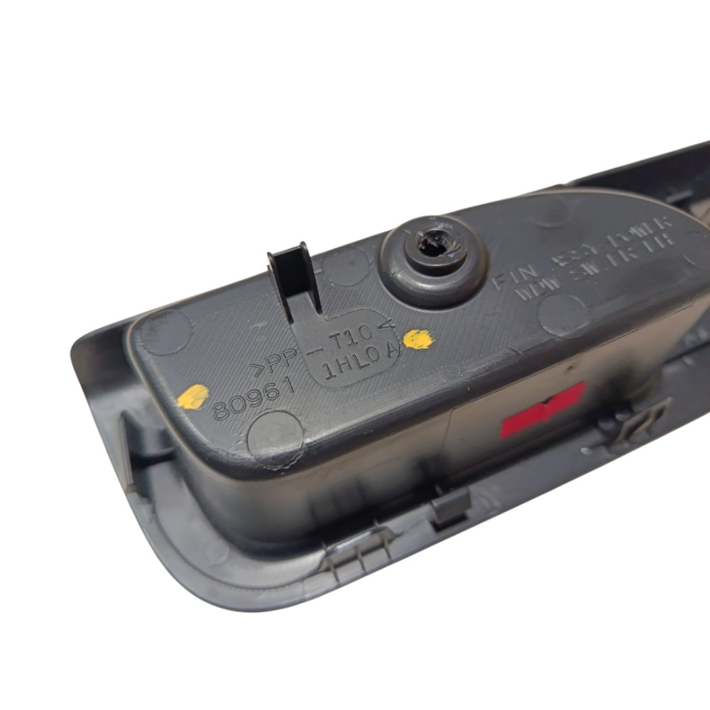 Moldura comando vidro Nissan March 2014 3