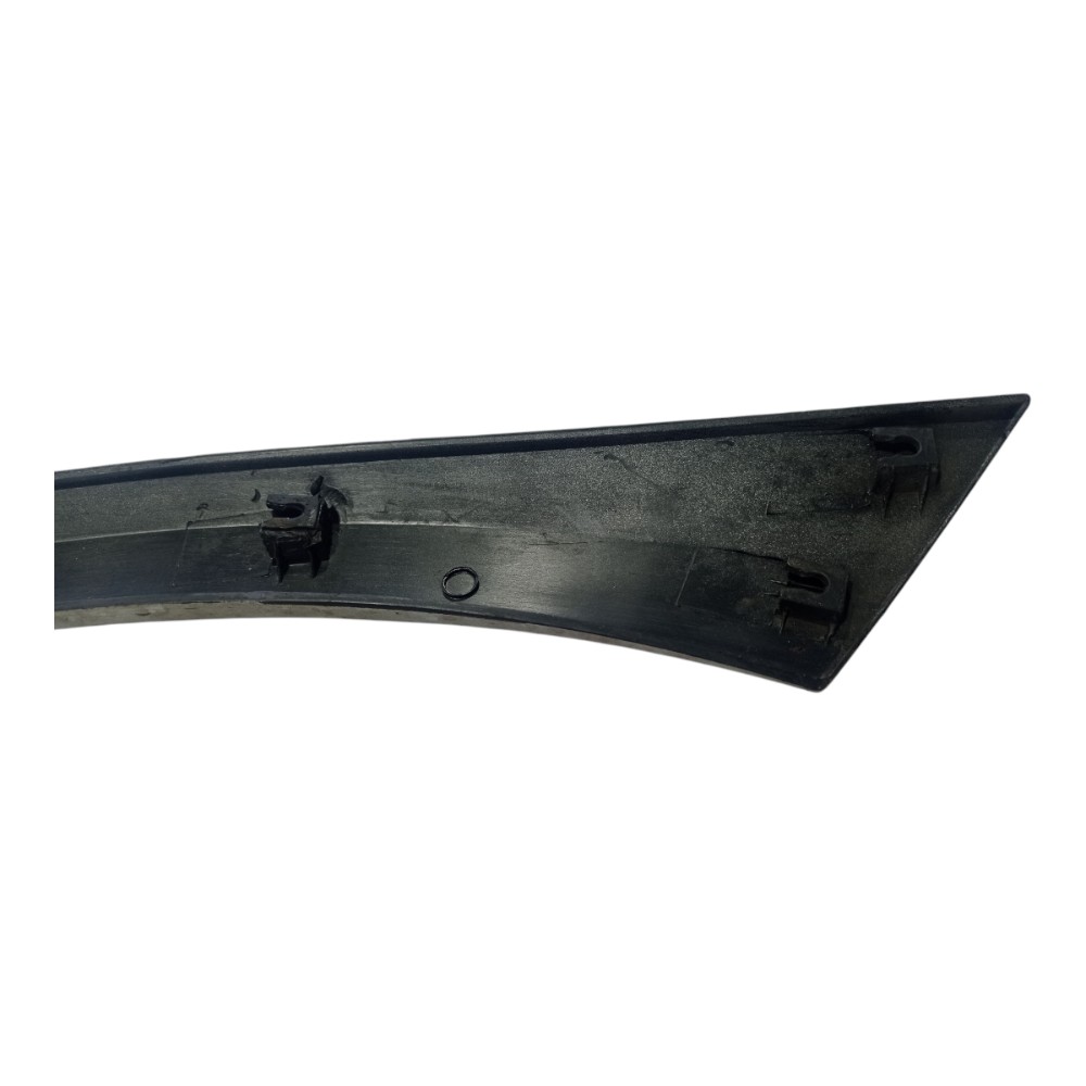 Moldura Caixa Roda Traseira Direita Corsa Max Hatch 2