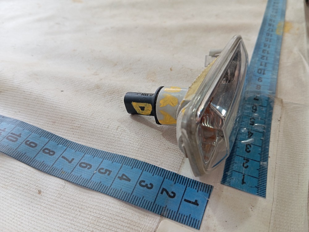 Luz Paralama Direito Gm Tracker 2020 2025 V627 9