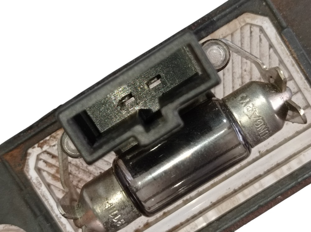 Luz Placa Porsche Cayenne 2003 V371 7