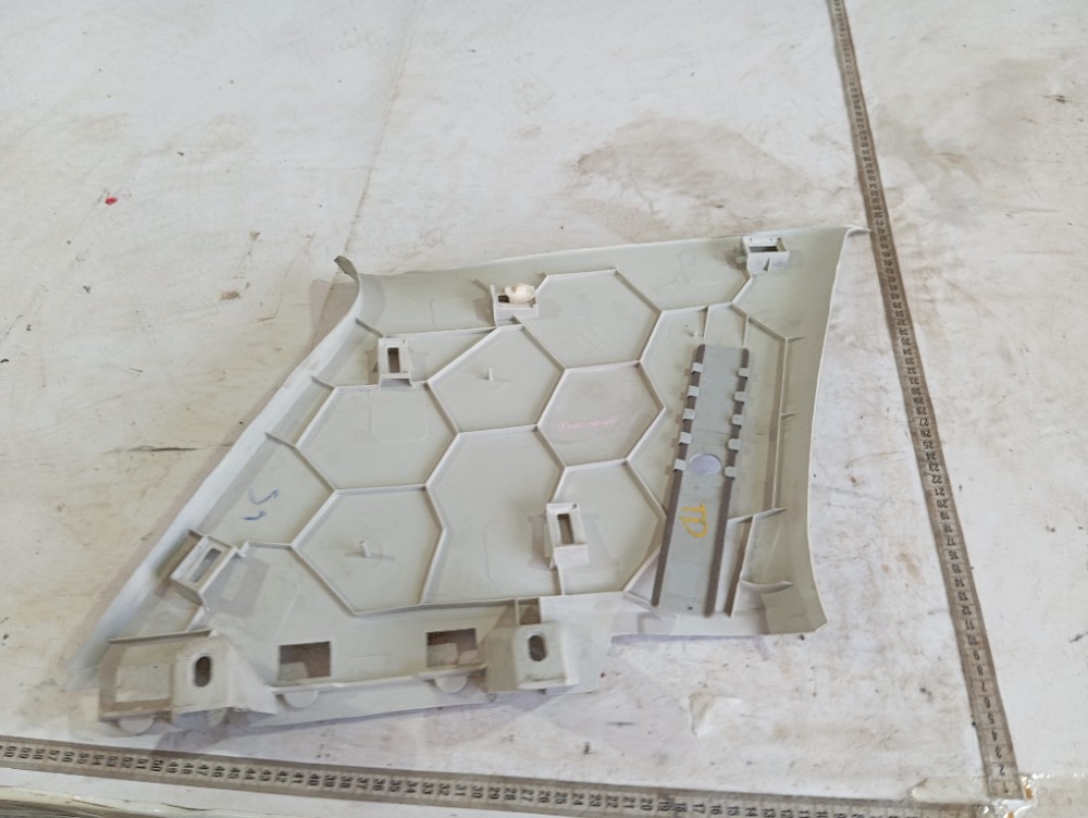 Acabamento Coluna Traseira Direita Vw Golf 2009 V317 7