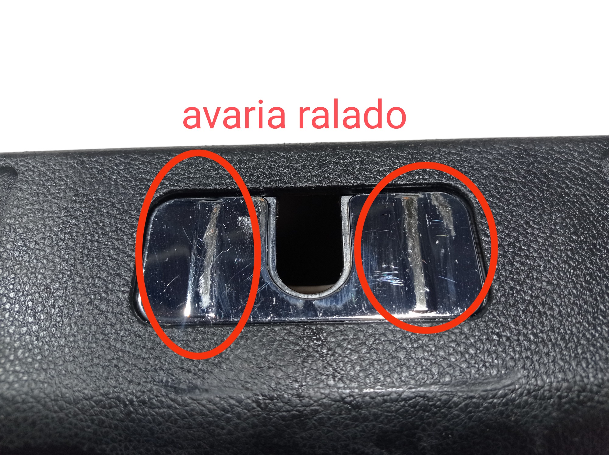 Acabamento Porta Malas Hyundai Equus 2013 V577 4