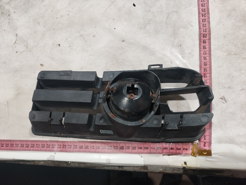 Moldura Farol Milha Direito Vw Golf 2002 V373 9