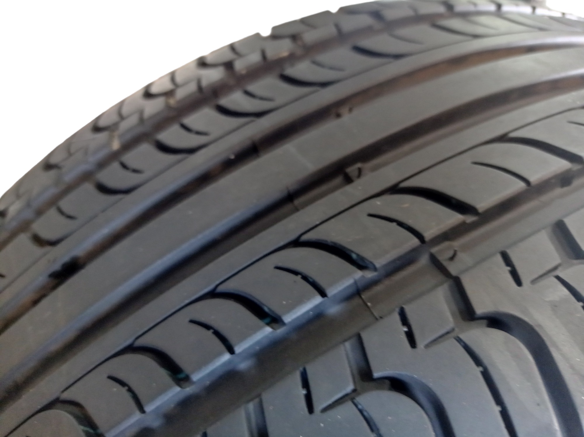 Pneu Aro 18 Hankook Optimo K415 245/50 R18 2