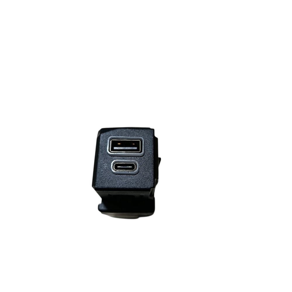 Entrada USB Fiat Fastback 2025