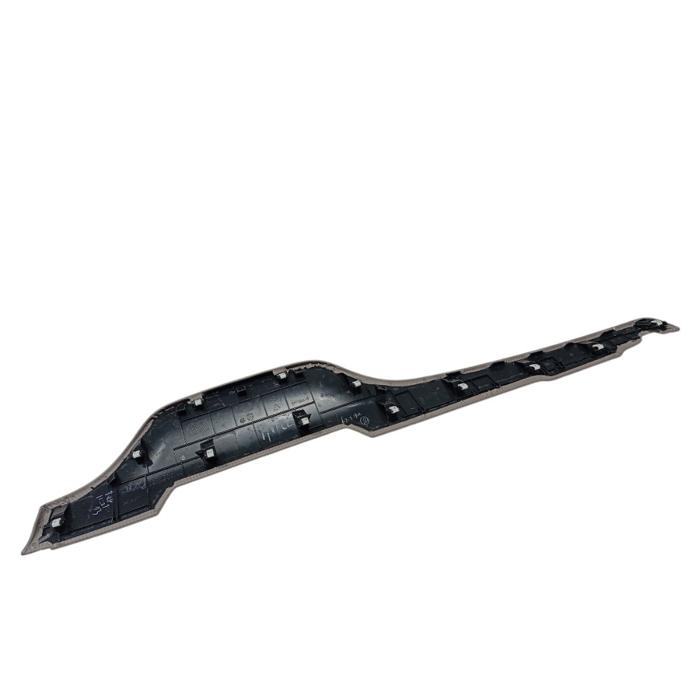 Moldura inferior central painel Byd Song Pro 2025 V669 1