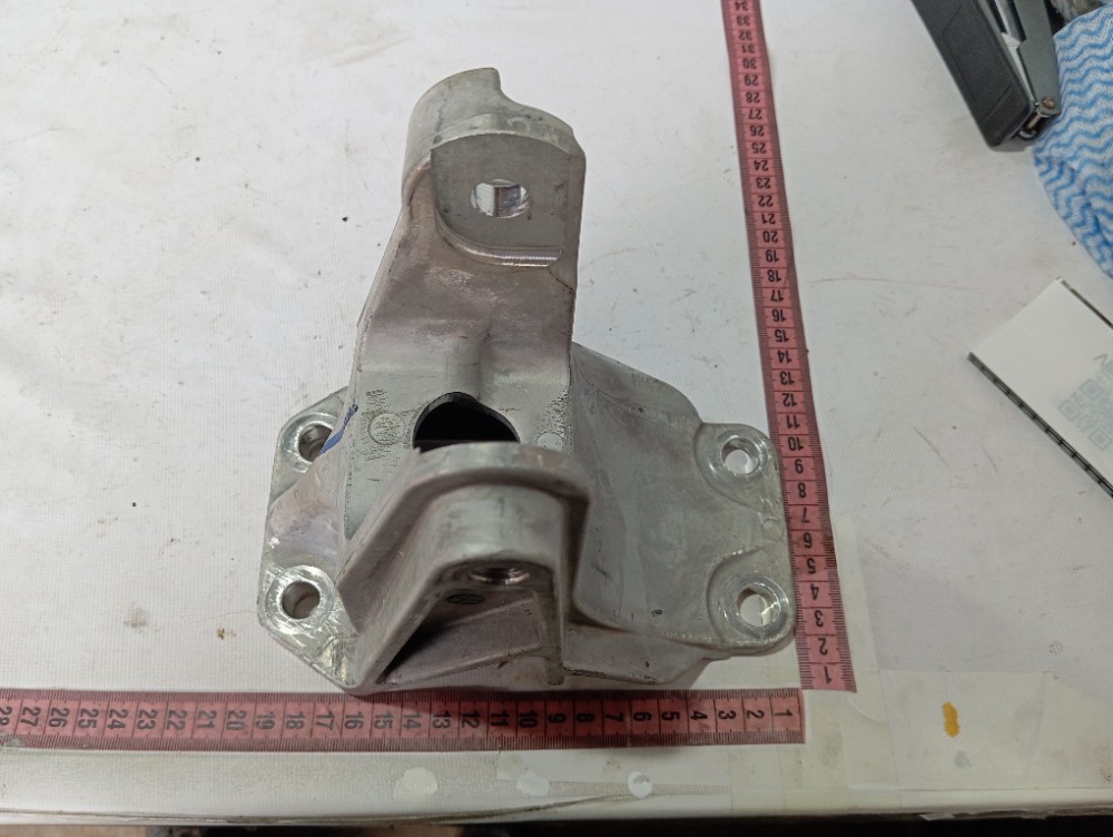 Coxim Inferior Motor Nissan Leaf 2023 V632 8