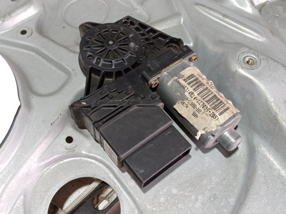 Máquina Vidro Traseira Direita Vw Passat V6 2004 V172 9