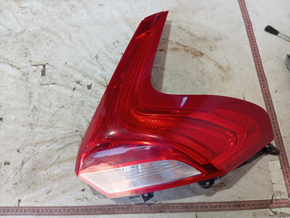 Lanterna Direita Volvo V40 T3 2013 2019 V652 Direito/passageiro Vermelho 10