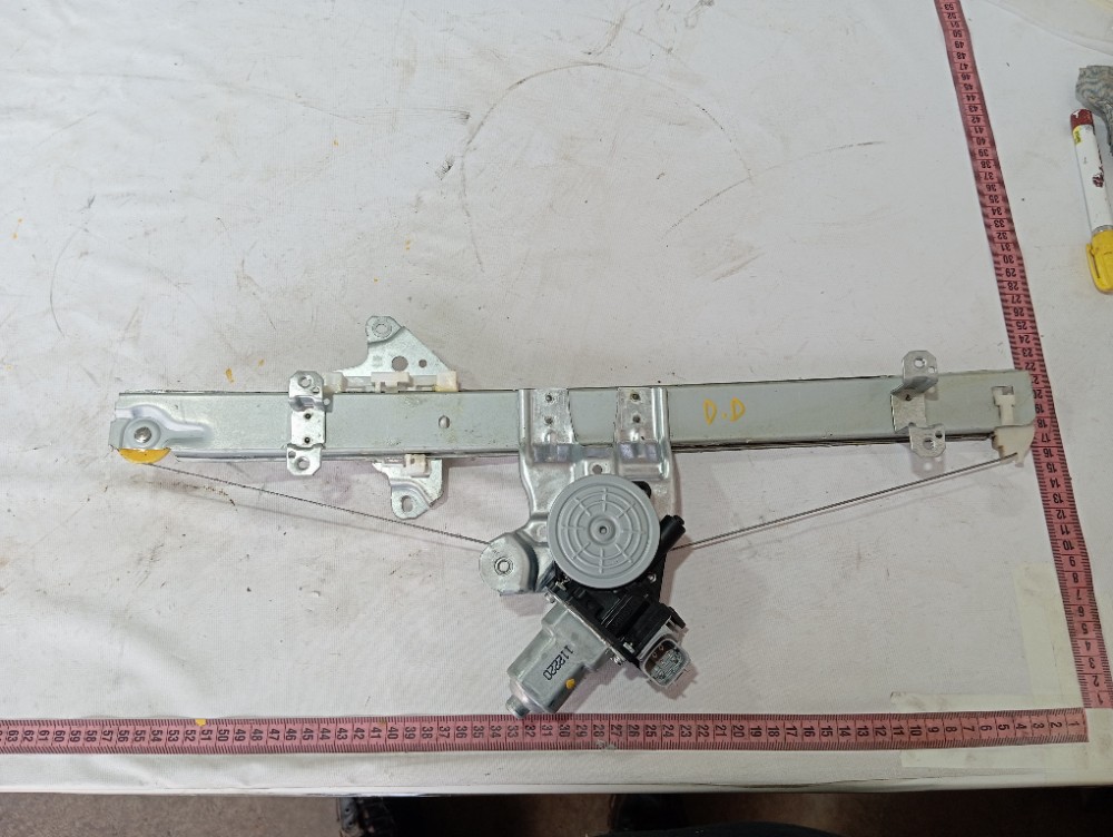 Máquina Vidro Porta Dianteira Direita Nissan Leaf 2023 V632 8