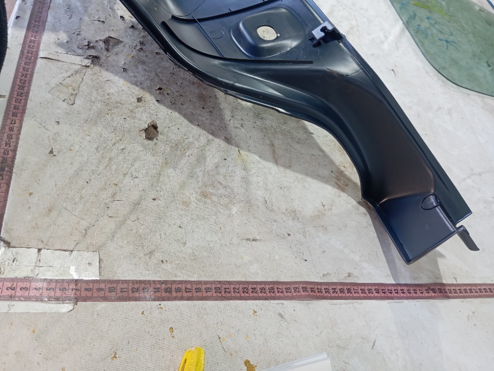 Acabamento Moldura Traseira Direita Fiat Mobi 2024 V654 8