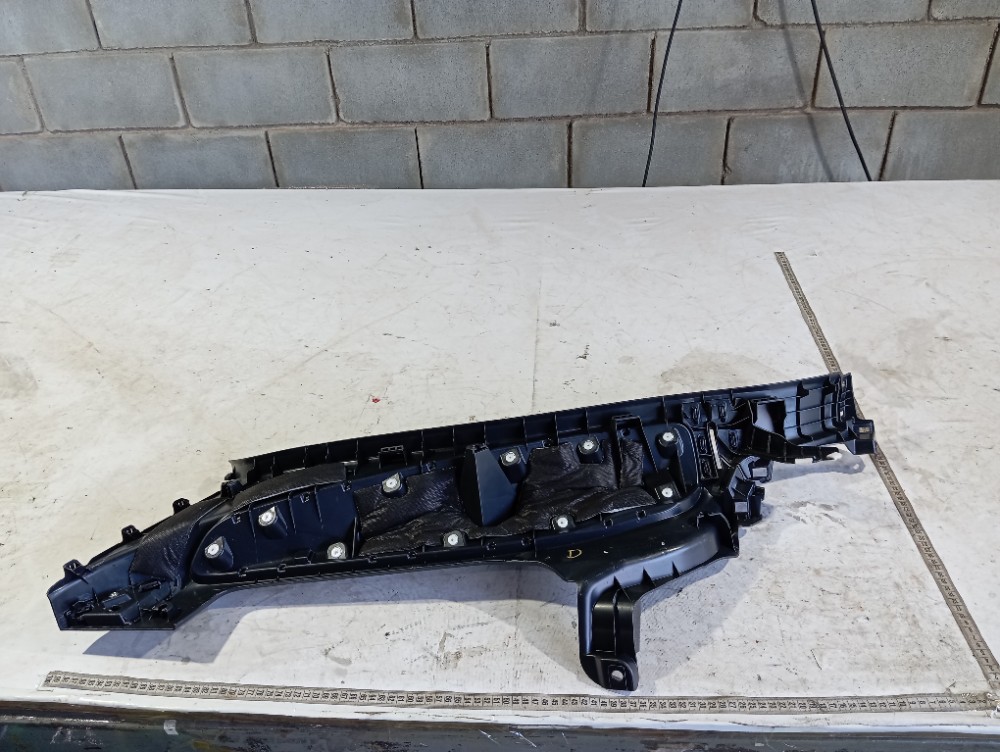 Acabamento Coluna Traseira Direita Lexus Rx500hf 2023 V619 9