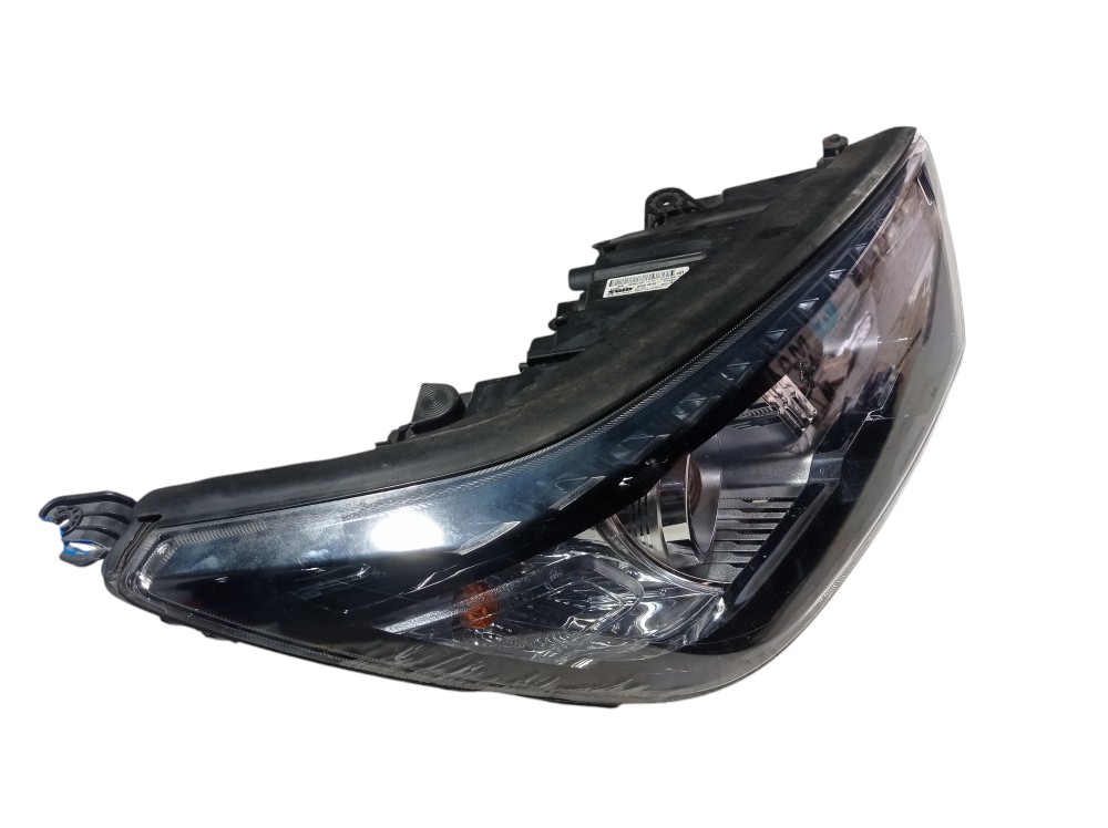 Farol Direito Ssangyong Xlv Dlx 1.6 2018 V612 2