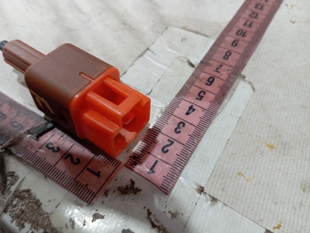 Interruptor pedal freio BYD Dolphin 2024 a 2025 V653 8