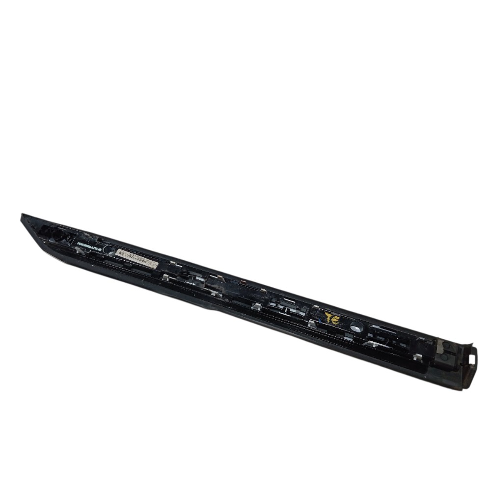 Moldura Traseira Esquerda Teto Discovery Sport 2020 V680 2