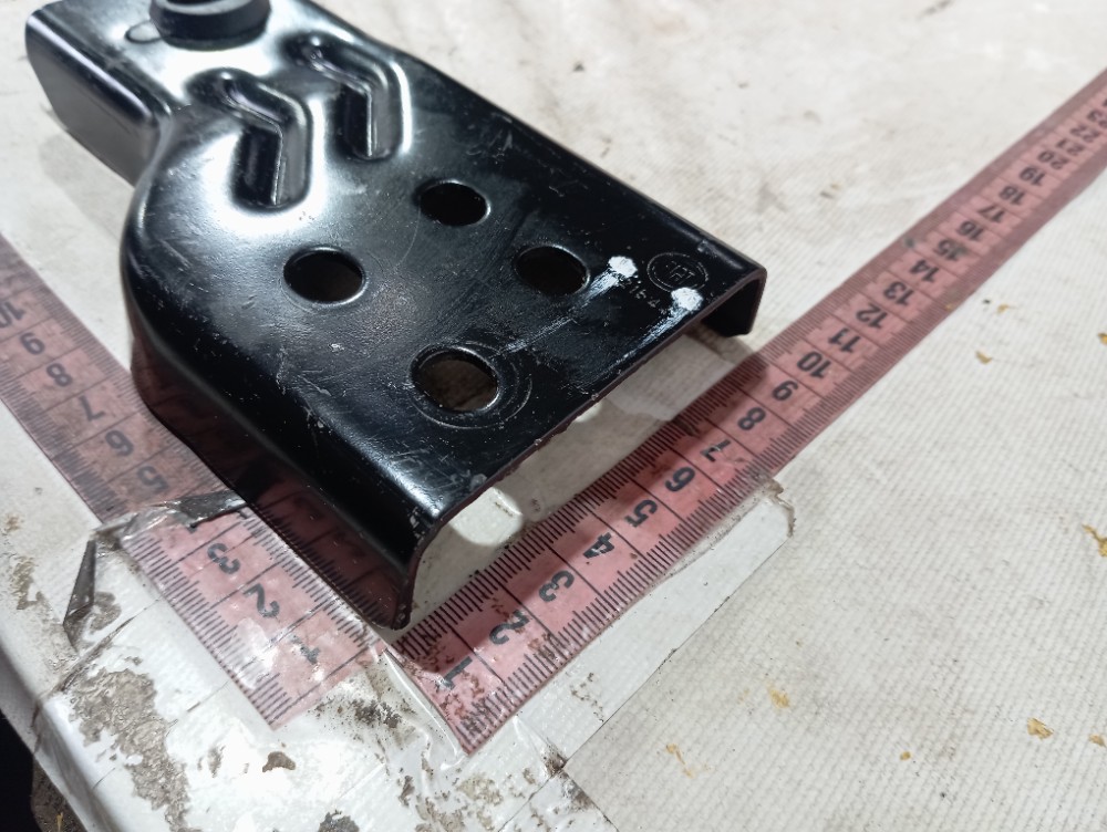 Suporte Inferior Esquerdo Radiador Fiat Mobi 2016 2024 V654 6