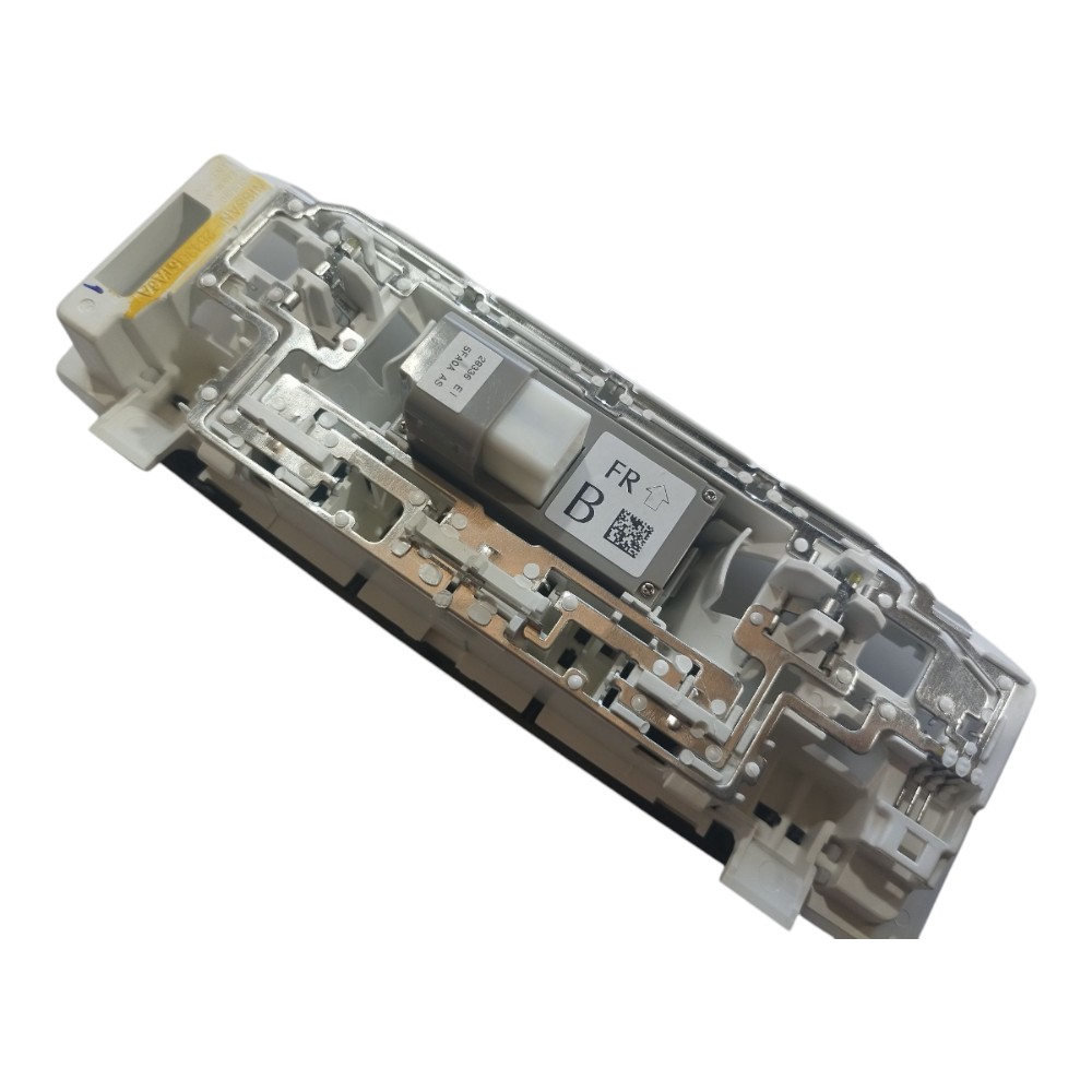 Luz Cortesia Teto Nissan Leaf 2023 V632 7