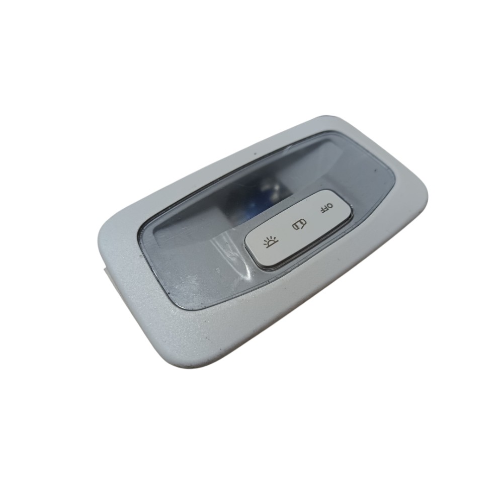 Luz Cortesia Fiat Fastback 2025