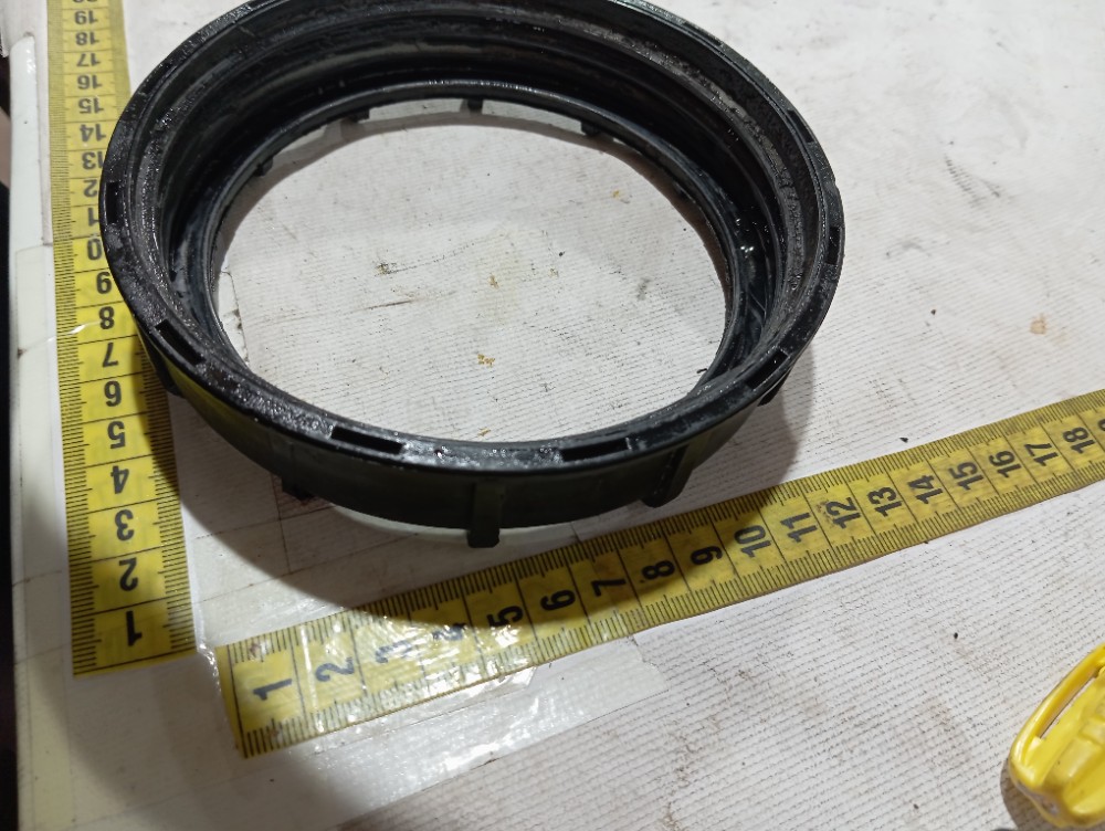 Trava Bomba Combustível Mercedes C180 2007 V661 Preta 2007 8