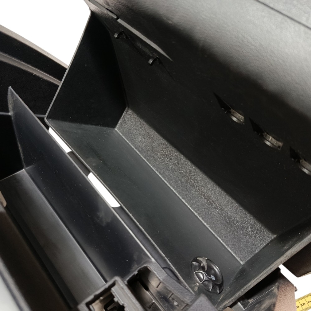 Porta luvas Vw Jetta 2012 7